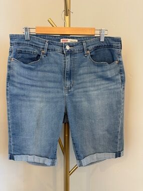 Levi Strauss Signature 32 Denim Bermuda Shorts Rolled Cuff Medium Wash Classic